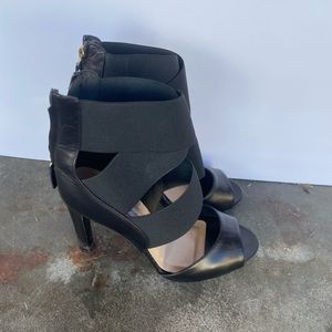 🎉HP🎉Diane Von Furstenberg peep toe strappy heels 8.5